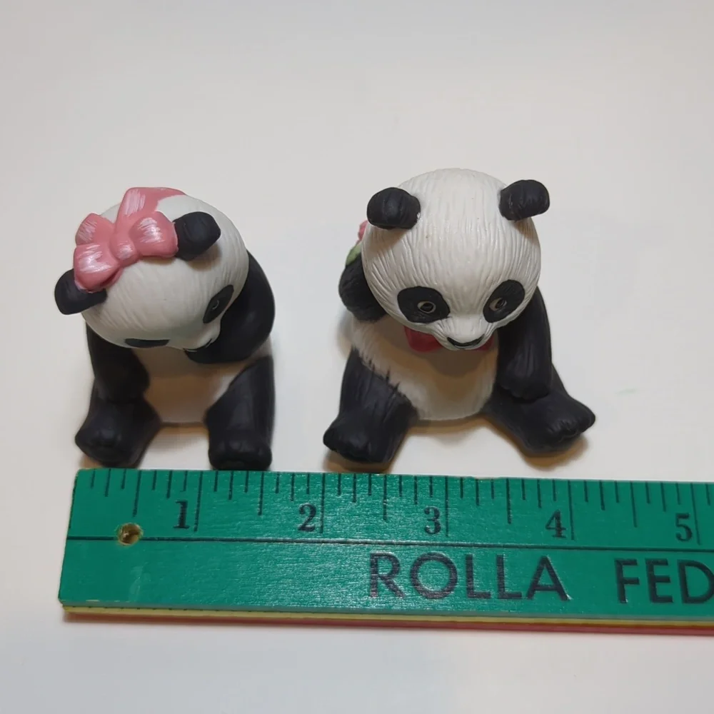 Avon Panda Sweetheart Porcelain Figurine Set 1990 set of 2 Vintage